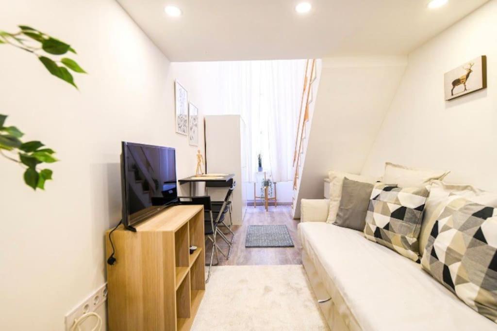 1 Bedroom Flat In Nyar Str., Central Budapest Kültér fotó